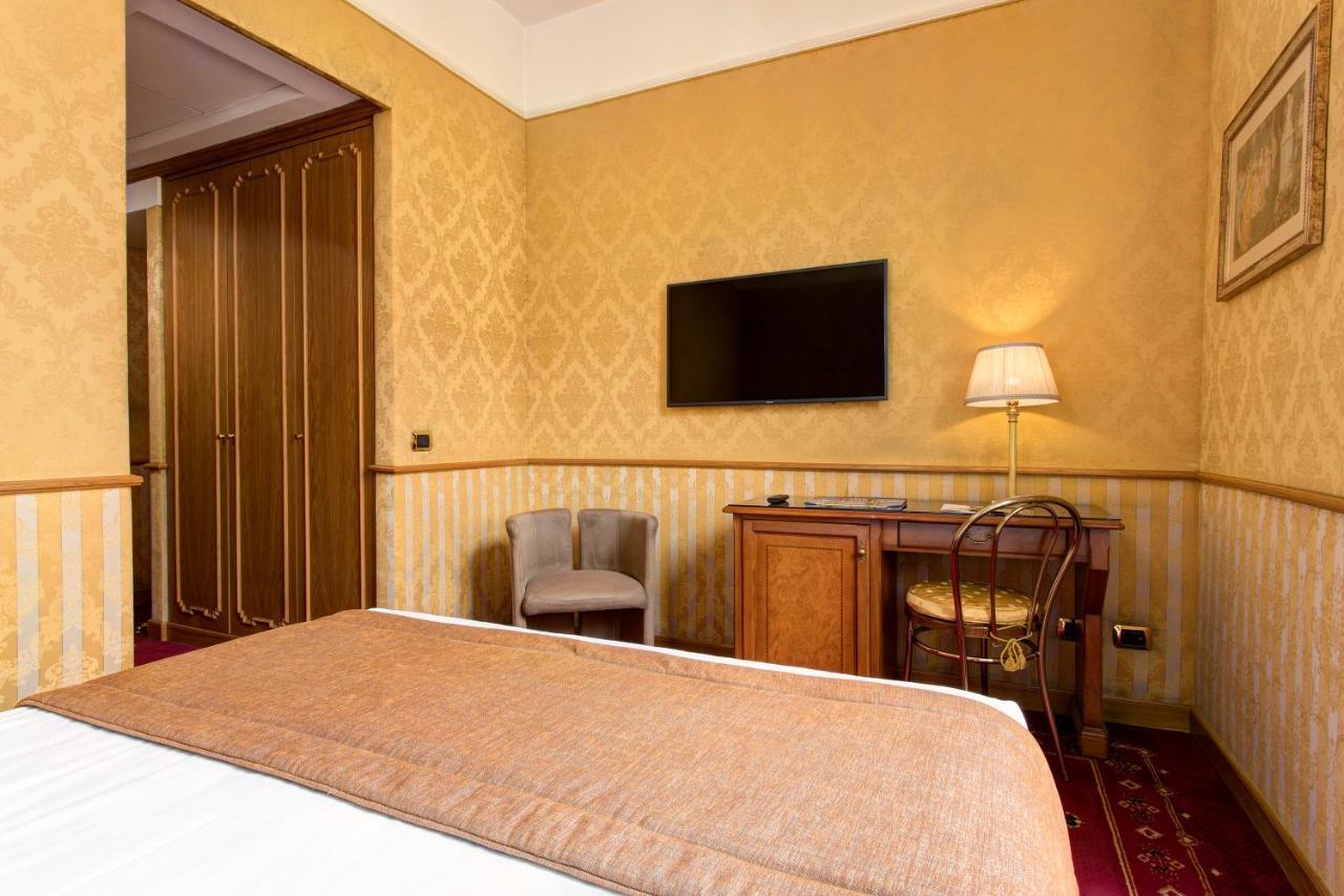 Hotel Marcella Royal - Rooftop Garden