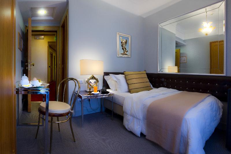 Hotel Marcella Royal - Rooftop Garden 4*